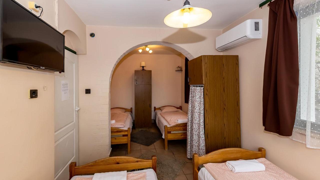 Csillagtura Panzio Bed & Breakfast เอ็กเกอร์ ภายนอก รูปภาพ