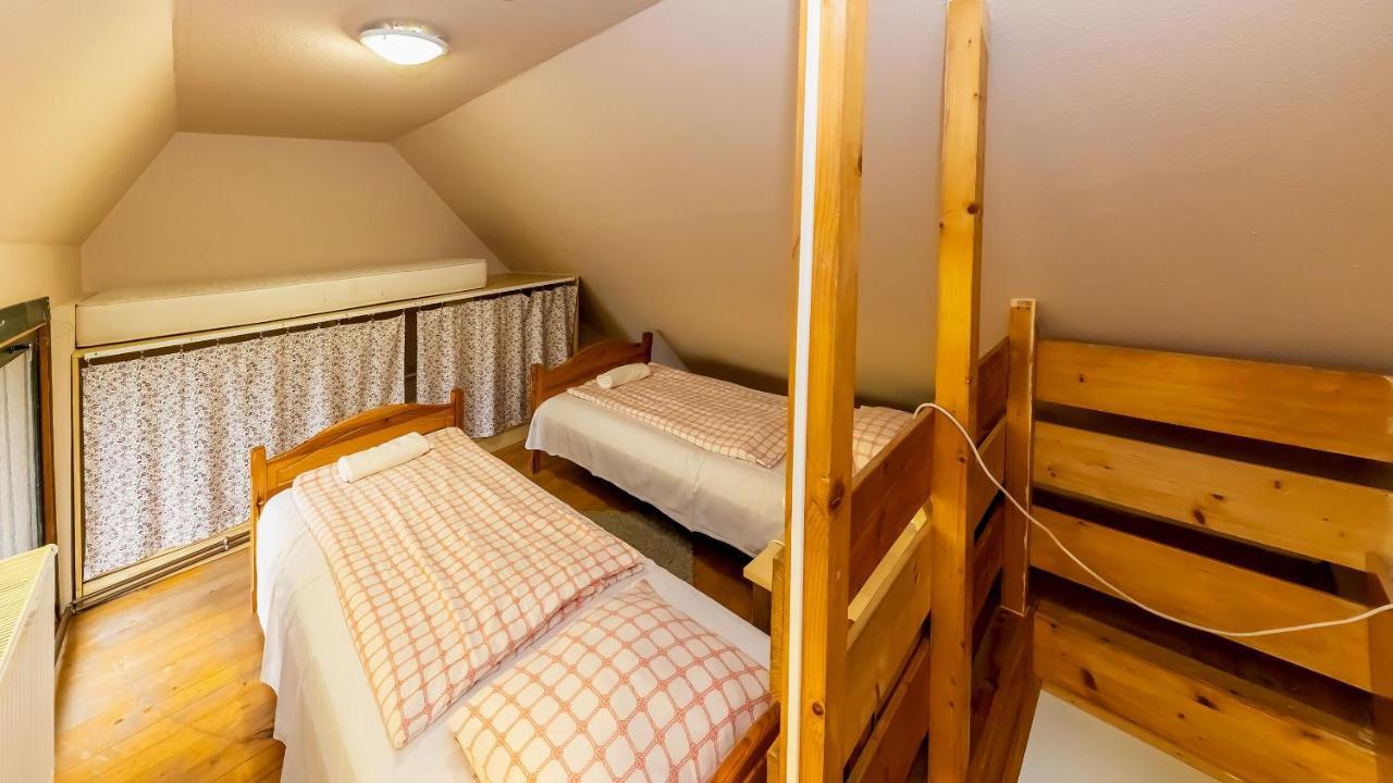 Csillagtura Panzio Bed & Breakfast เอ็กเกอร์ ภายนอก รูปภาพ
