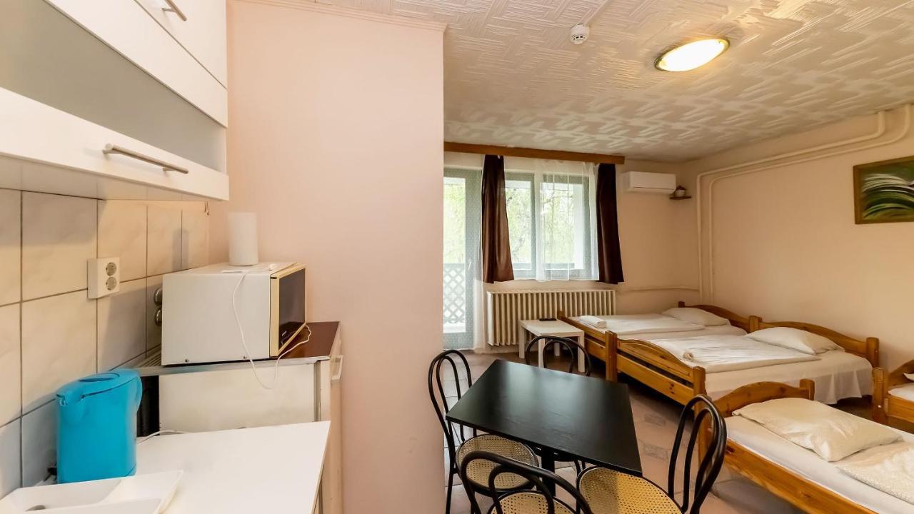 Csillagtura Panzio Bed & Breakfast เอ็กเกอร์ ภายนอก รูปภาพ