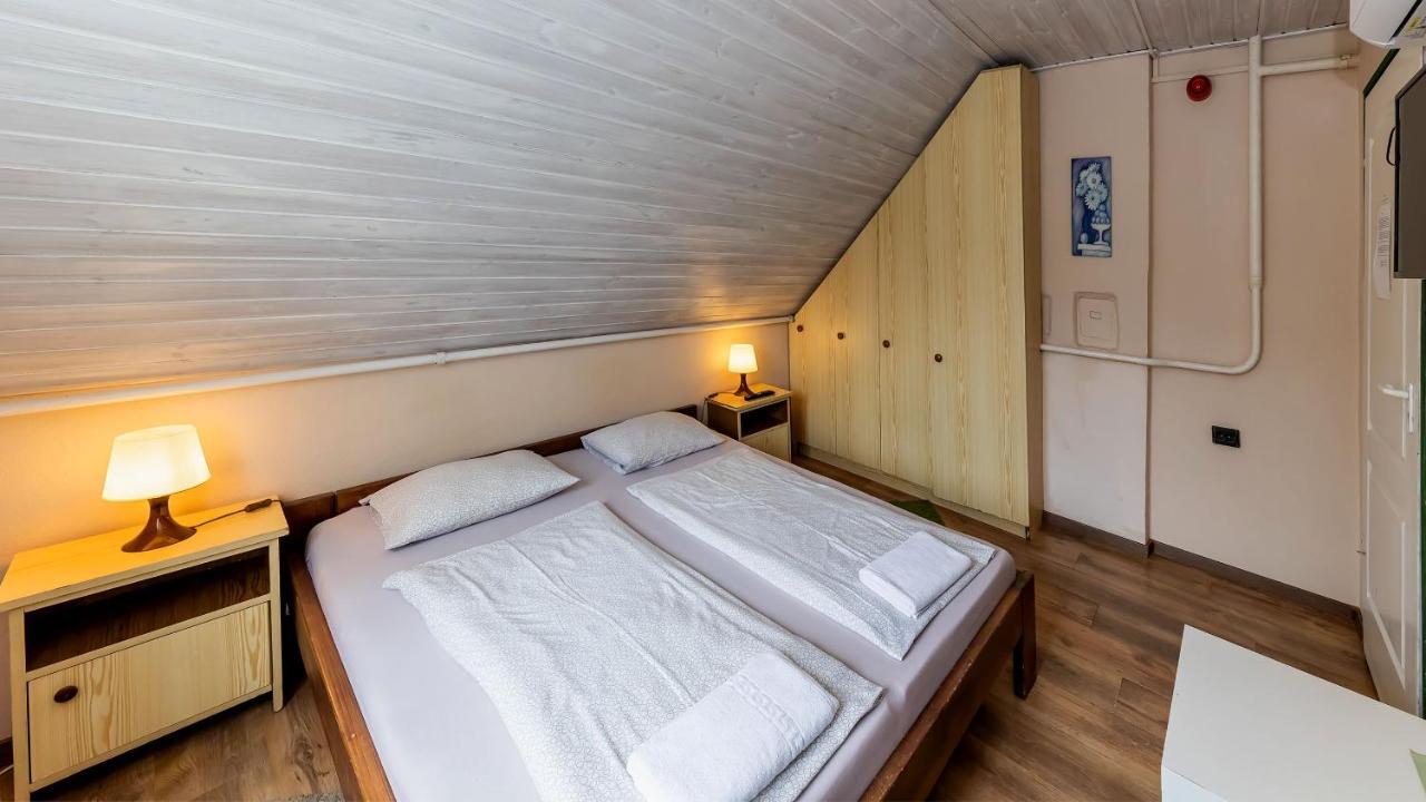 Csillagtura Panzio Bed & Breakfast เอ็กเกอร์ ภายนอก รูปภาพ