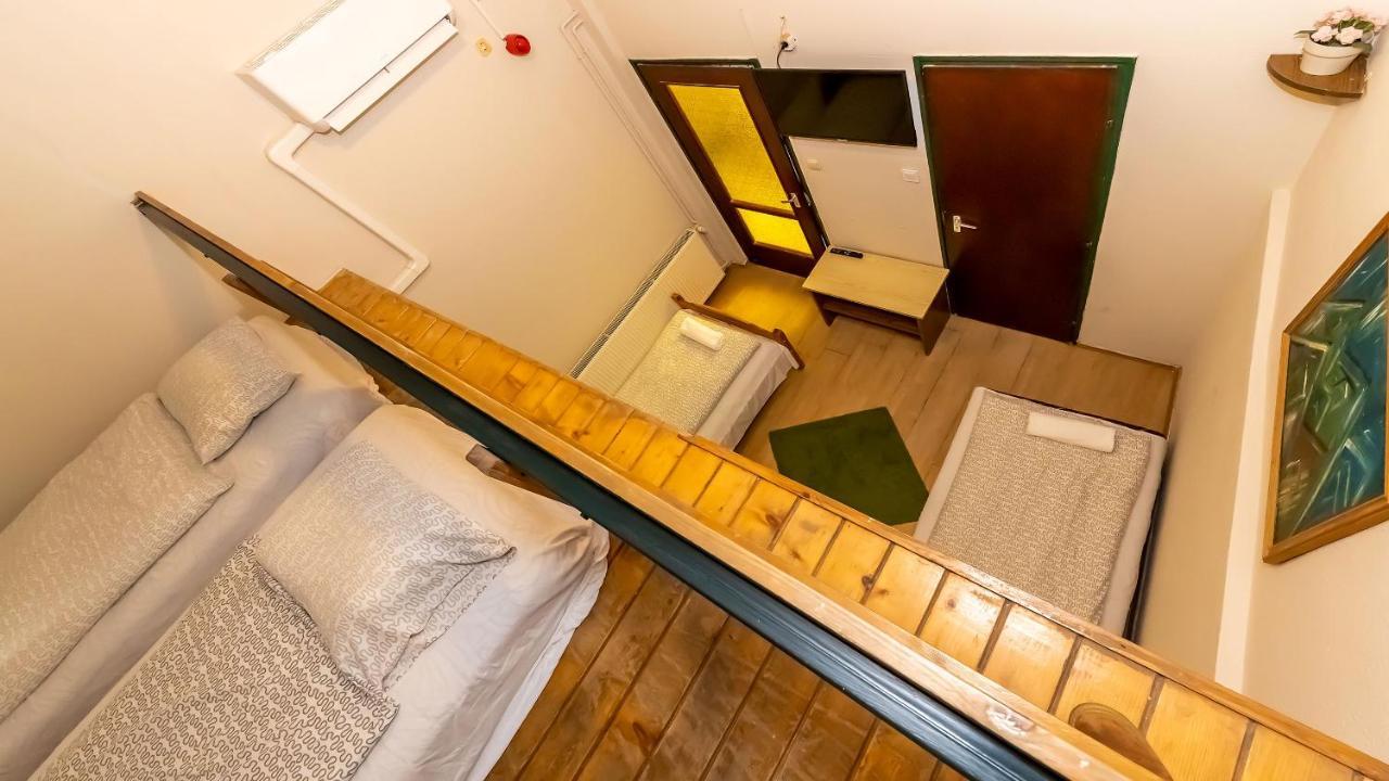 Csillagtura Panzio Bed & Breakfast เอ็กเกอร์ ภายนอก รูปภาพ