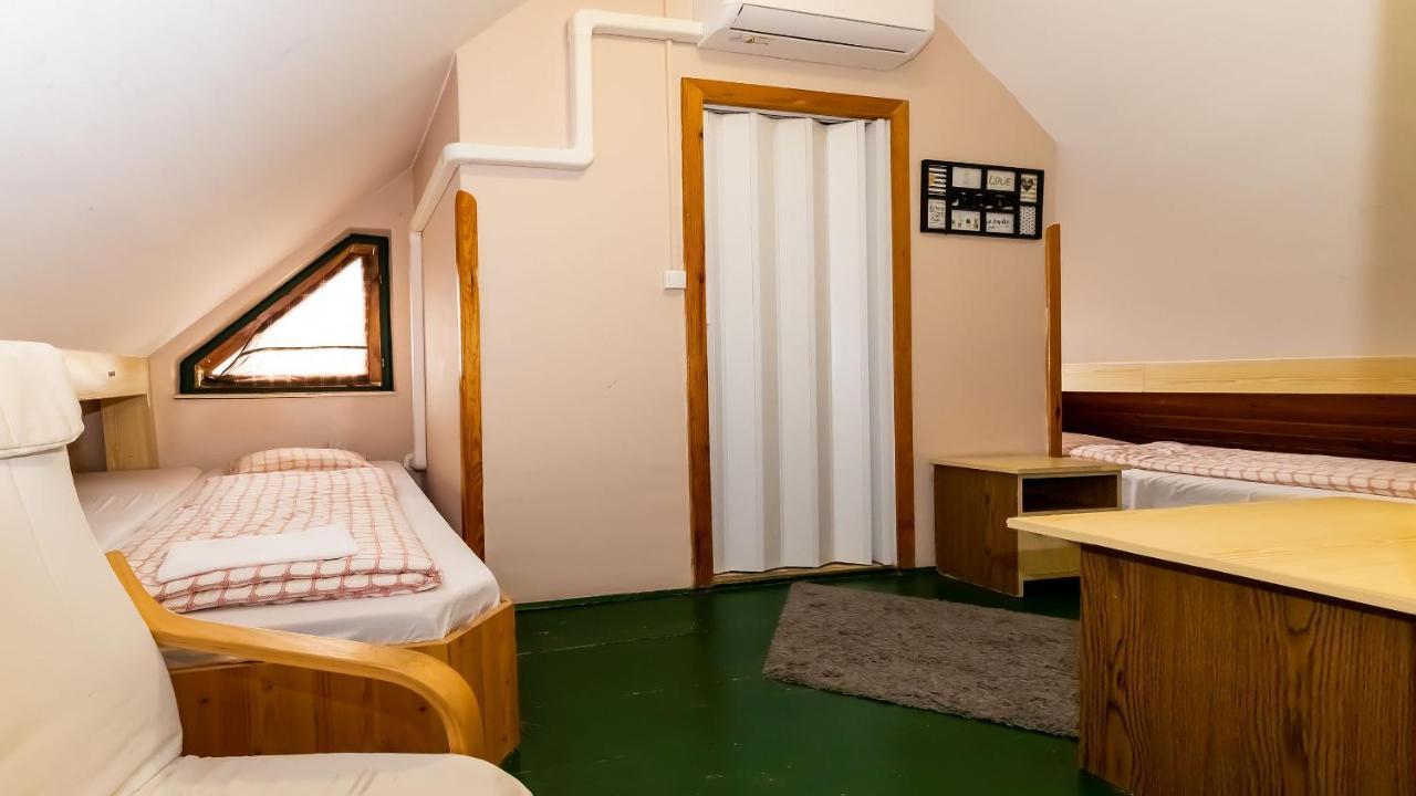 Csillagtura Panzio Bed & Breakfast เอ็กเกอร์ ภายนอก รูปภาพ