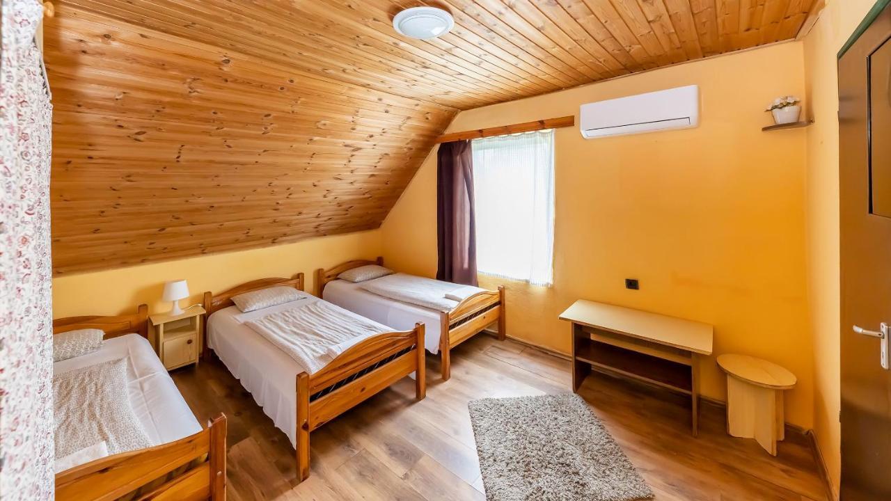Csillagtura Panzio Bed & Breakfast เอ็กเกอร์ ภายนอก รูปภาพ