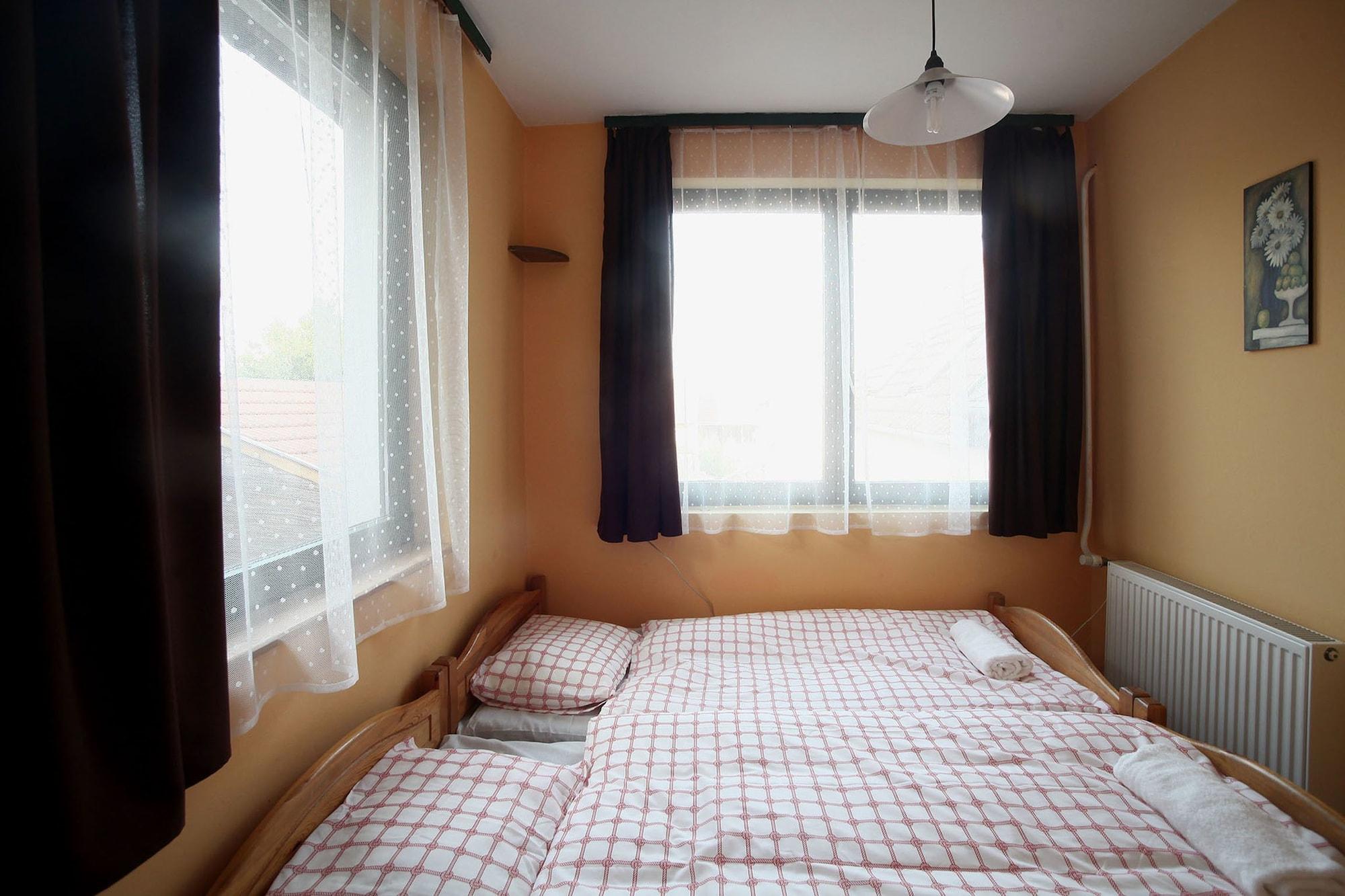 Csillagtura Panzio Bed & Breakfast เอ็กเกอร์ ภายนอก รูปภาพ